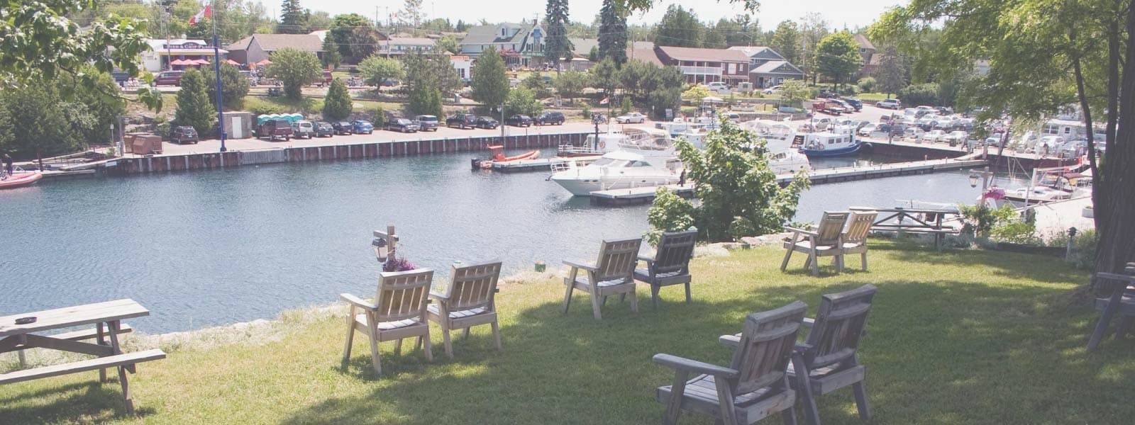 Harbourside Motel & Wireless Bay Cottages